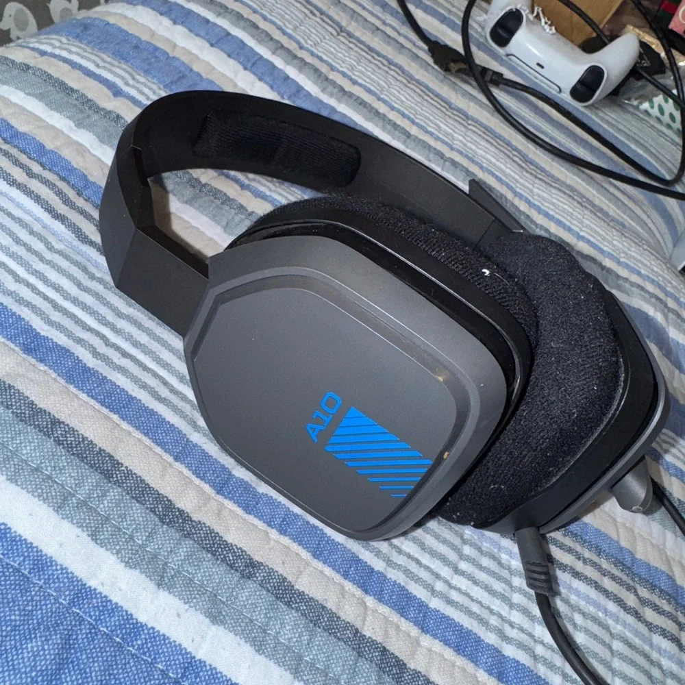 Astr Black and Blue Gaming Headset